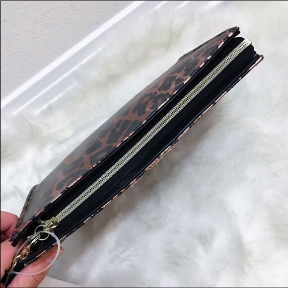 Betsey Johnson Cosmetic Case Cheetah Print - Picture 5 of 6